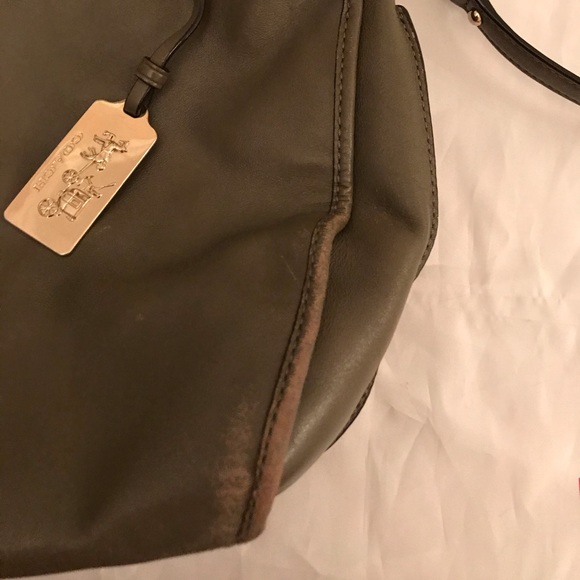 SOLD $49+! Coach Vintage Olive Purse - Picture 2 of 6